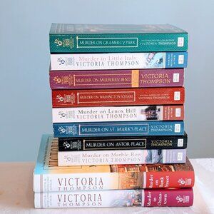 Lot of 10 Victoria Thompson Gaslight Mysteries 8 Paperbacks + 2 Hardbacks Mint